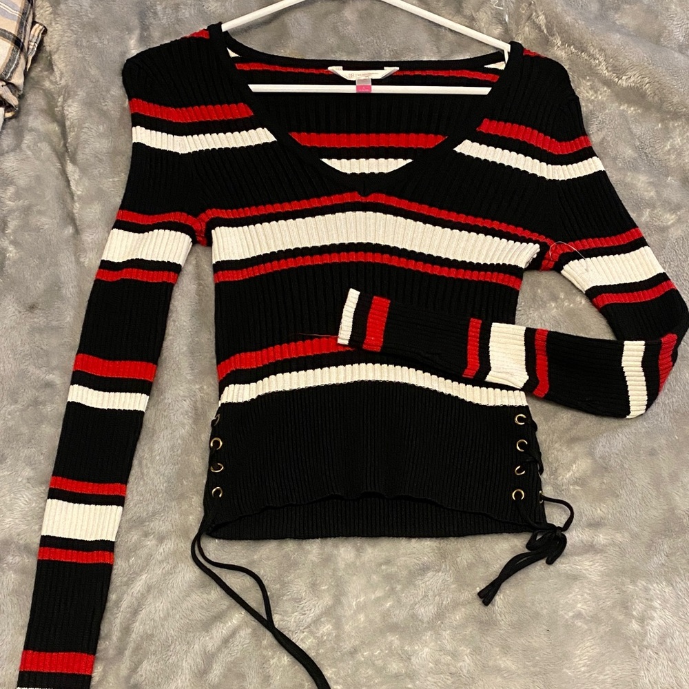 No Boundaries Black Top with Red Accent Stripe